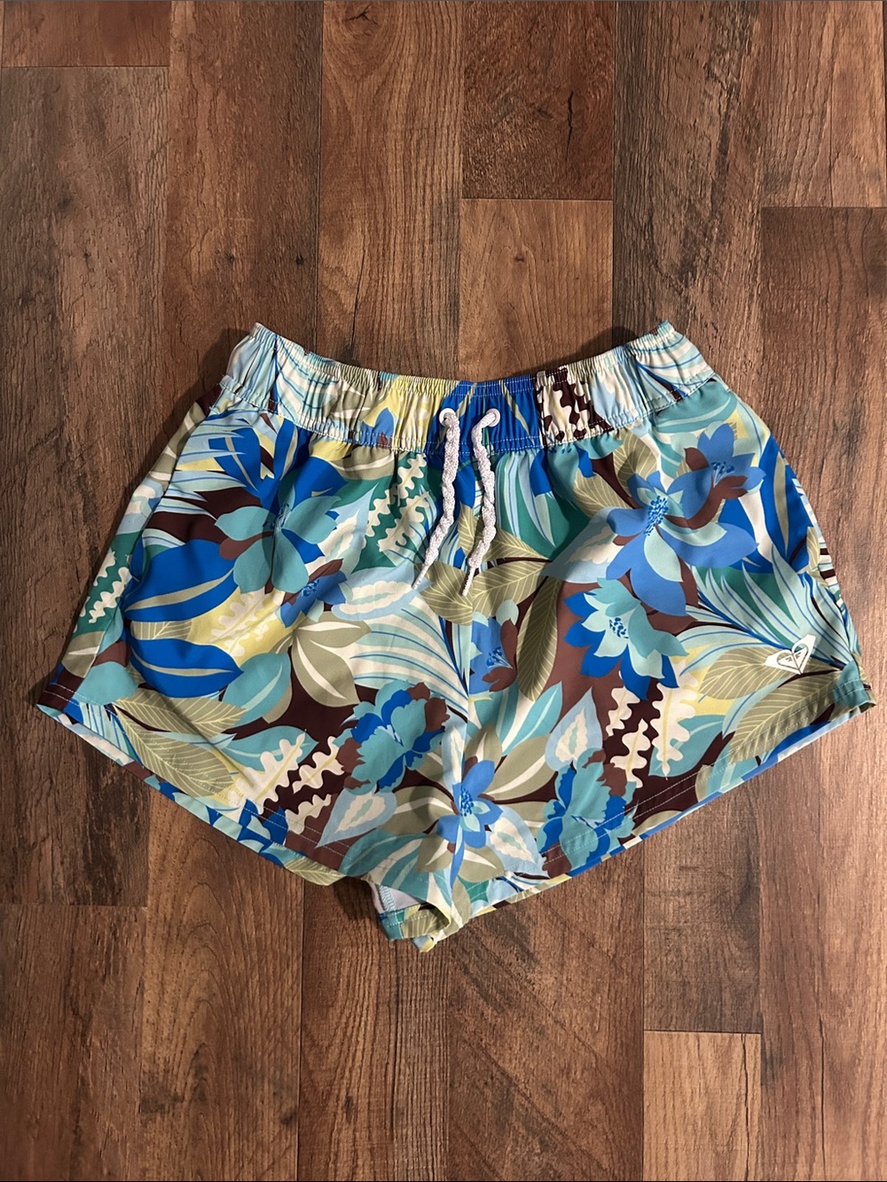 Roxy Blue Tropical Pattern Draw-string Shorts.